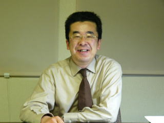 JǑ
