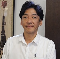 小栗　泰直　様