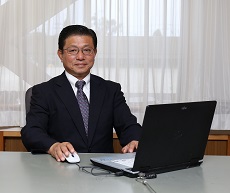 　藤井　健治 様