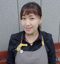 　石塚　由美子 様